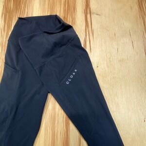 Cloak Women's Black High Rise YogaLeggings with‎ Pockets Size Medium no tags!